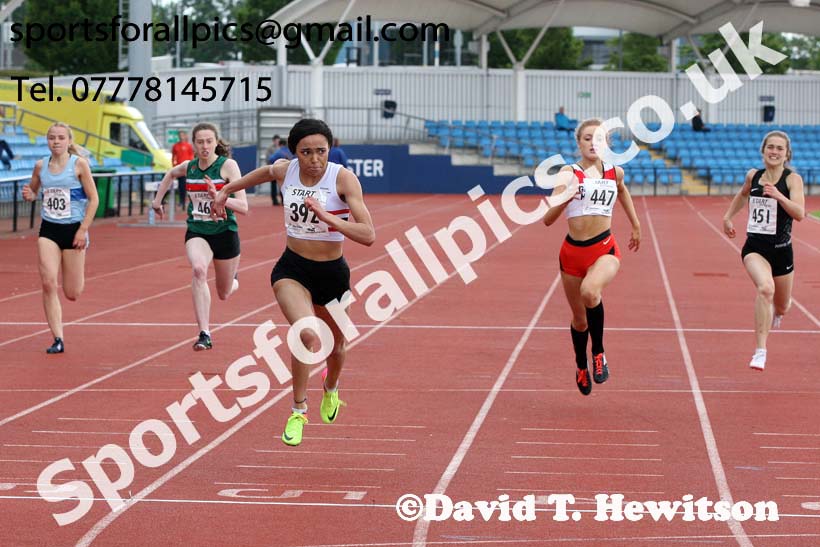 Womens under-20s 200 metres hurdles, Northern Senior and Under-20s Champs., SportsCity, Manchester. Photo: David T. Hewitson/Sports for All Pics